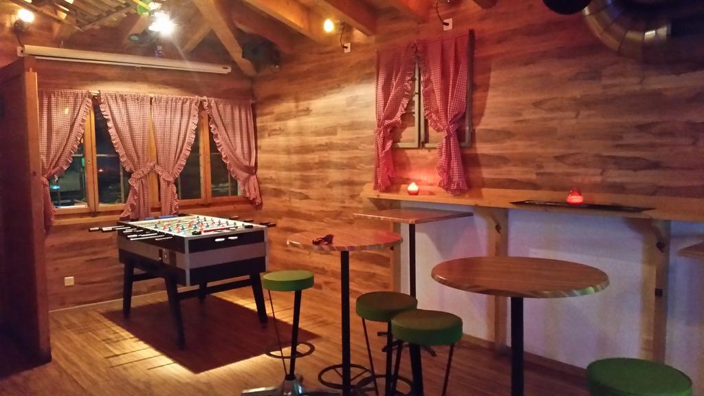 Hotel Mira Седрун Екстериор снимка