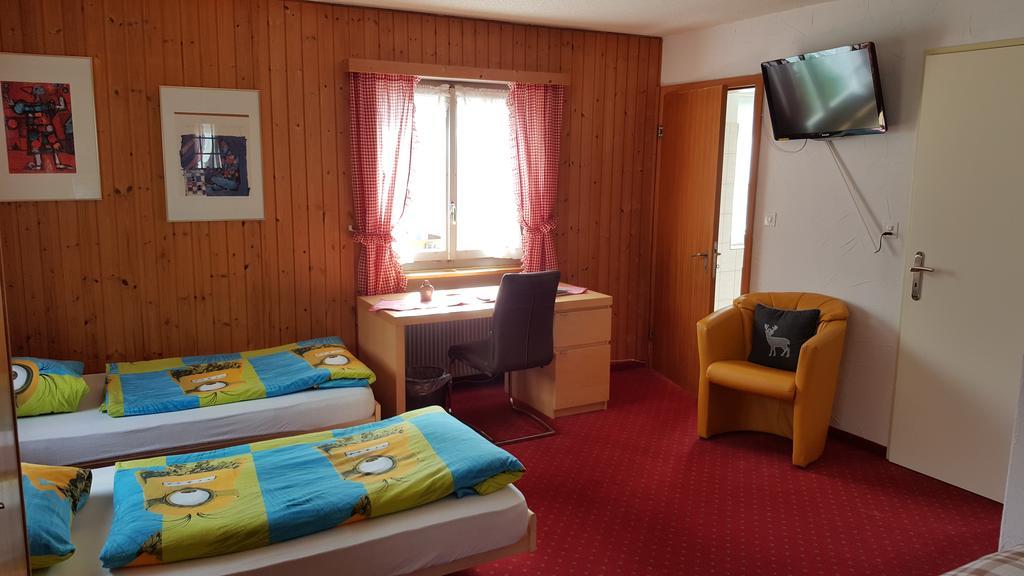 Hotel Mira Седрун Екстериор снимка