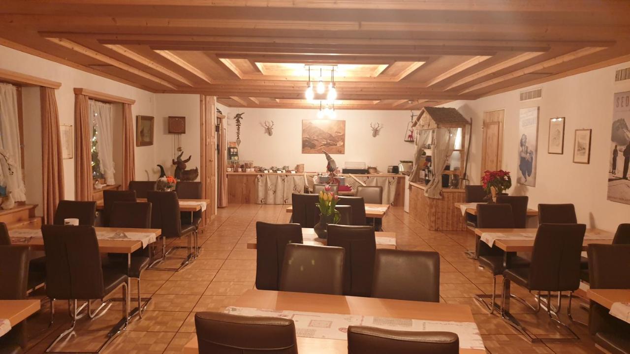 Hotel Mira Седрун Екстериор снимка