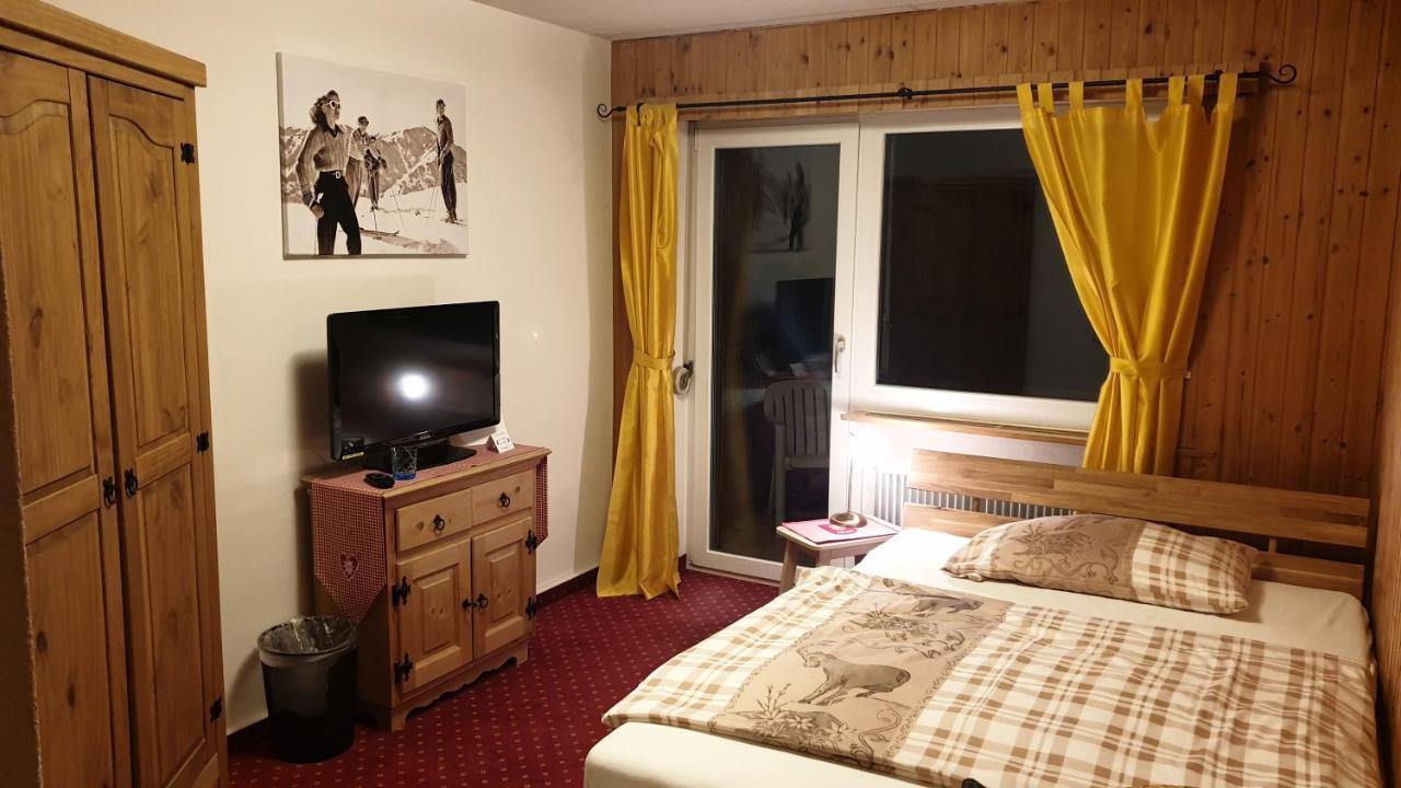 Hotel Mira Седрун Екстериор снимка